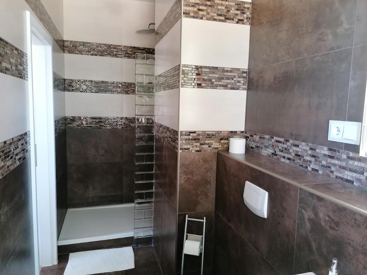 Strandhotel Lindequist Sellin Sellin  ภายนอก รูปภาพ